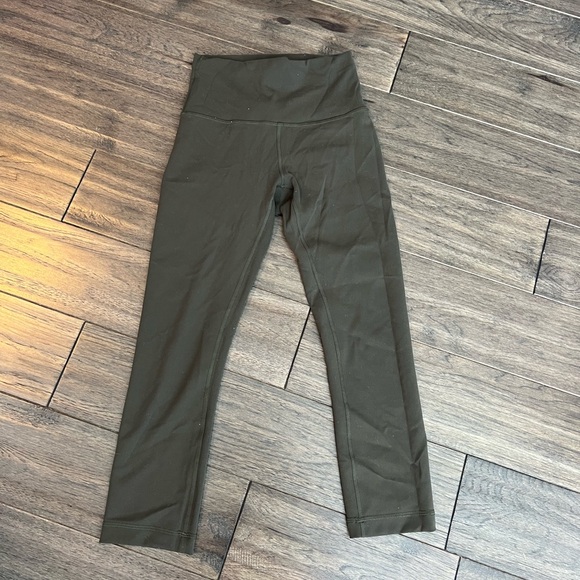 Lululemon Green Wunder Train High-Rise Crop 23". - Picture 3 of 3